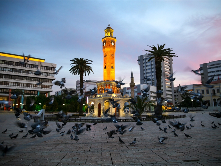 Kısıtlamalarla İzmir